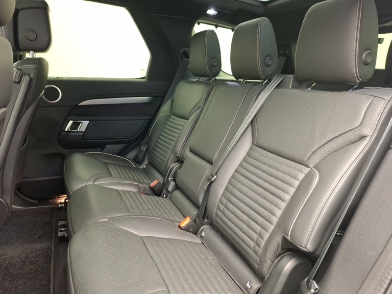 Land Rover Discovery 3.0 D300 Dynamic Hse YC73BWY Black #6