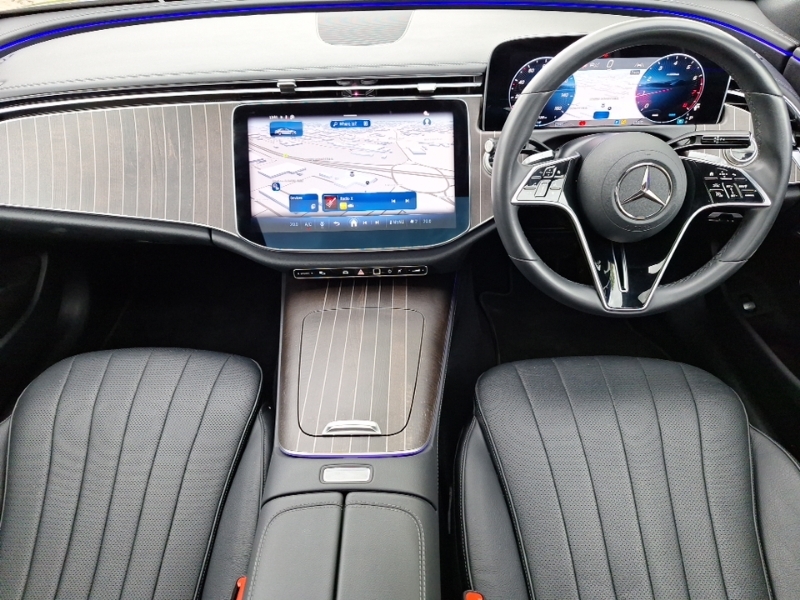 Mercedes-Benz E Class E200 Exclusive Premium 9G-tronic KN25LEF Black #3