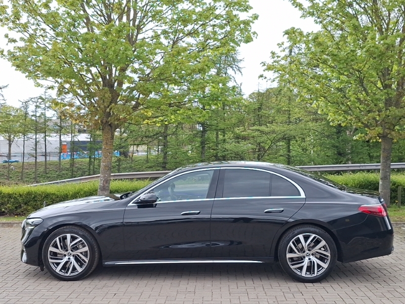 Mercedes-Benz E Class E200 Exclusive Premium 9G-tronic KN25LEF Black #4