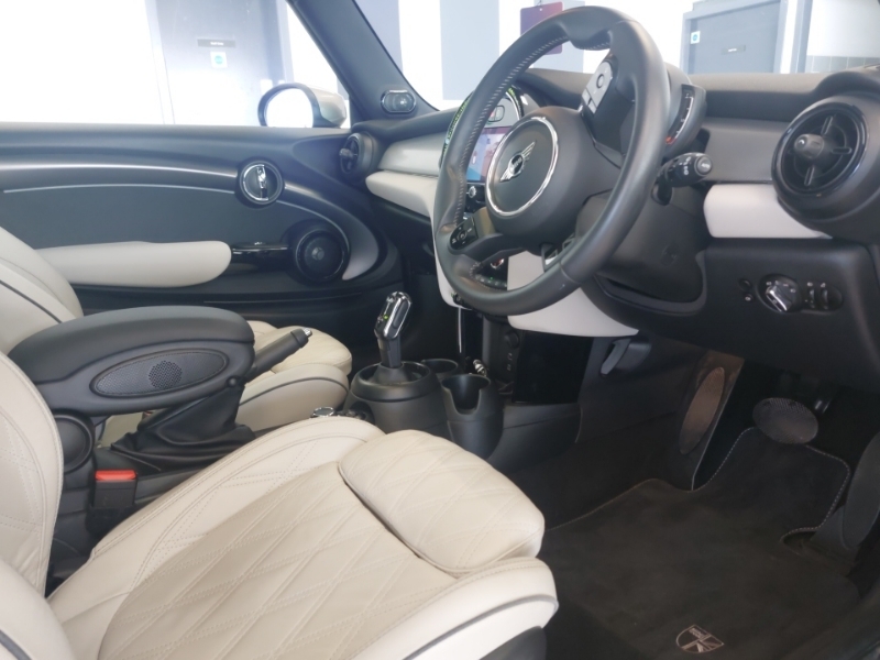 Mini Hatch 1.5 Cooper Exclusive Premium Plus SC72JWA Black #6