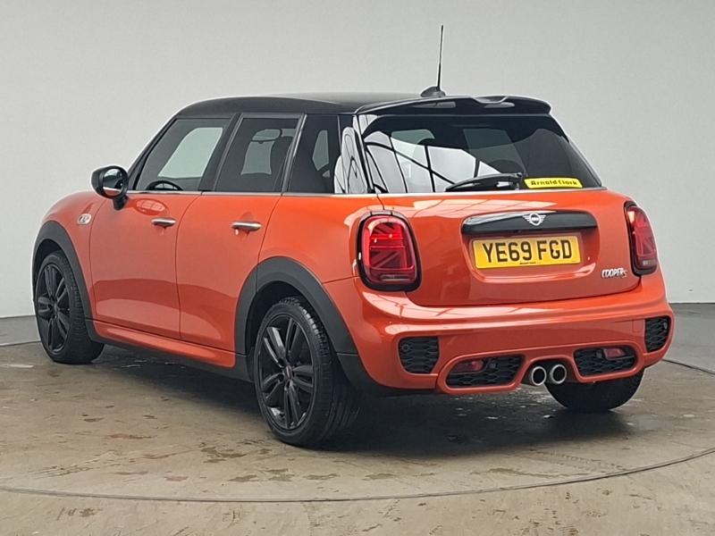 Mini Hatch 2.0 Cooper S Sport II YE69FGD Orange #2