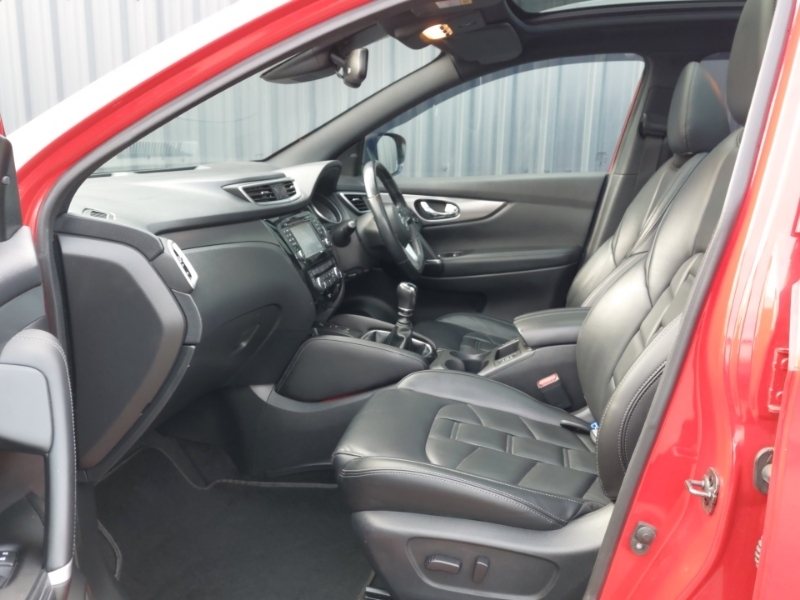 Nissan Qashqai 1.5 Dci 115 Tekna DP68ZCO Red #5