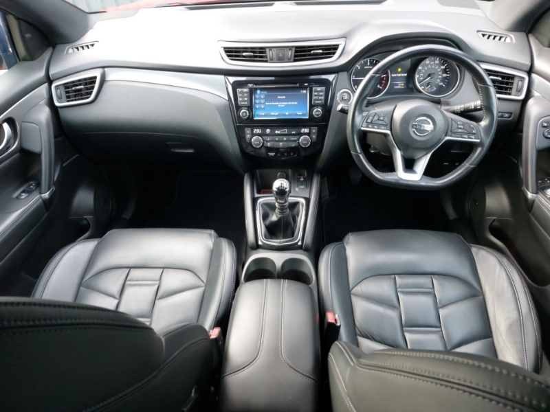 Nissan Qashqai 1.5 Dci 115 Tekna DP68ZCO Red #3