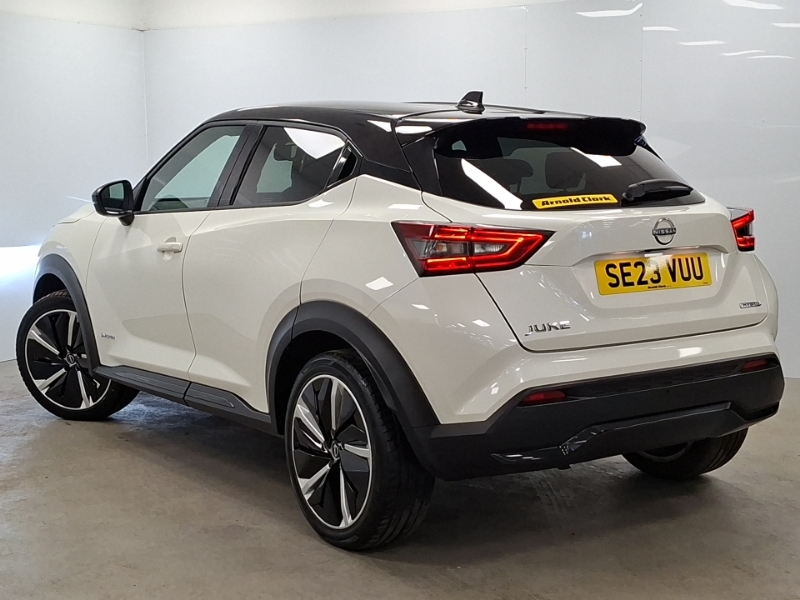 Nissan Juke 1.6 Hybrid Tekna SE23VUU White #2