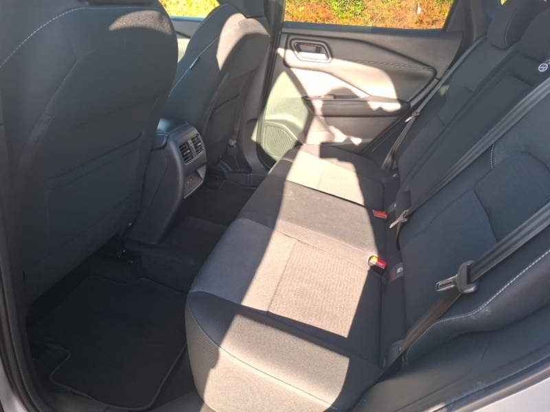 Nissan Qashqai 1.3 Dig-t Mh 158 N-connecta Xtronic SM73HFY Silver #6