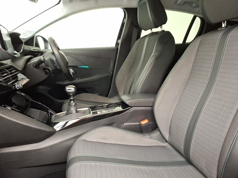 Peugeot 208 1.2 Puretech 100 Allure PY70FLF Black #5