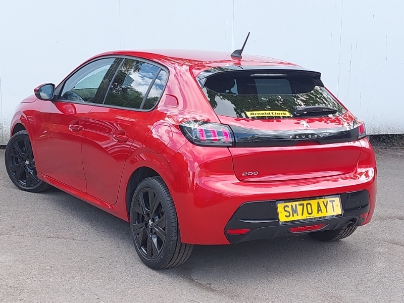 Peugeot 208 1.2 Puretech 100 Allure SM70AYT Red #2