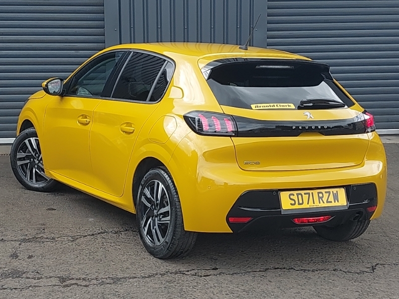 Peugeot 208 1.2 Puretech 100 Allure Premium SD71RZW Yellow #2