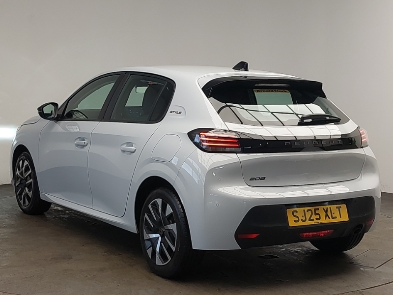 Peugeot 208 1.2 Puretech 100 Style SJ25XLT White #2