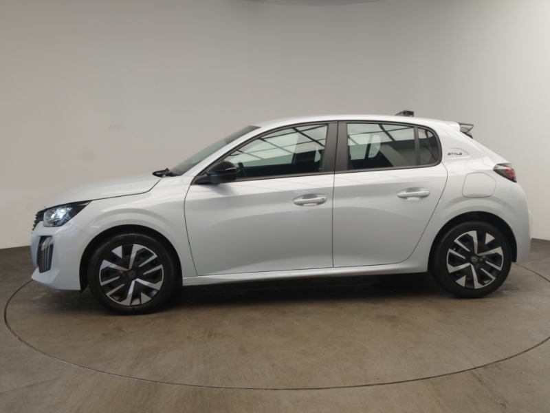 Peugeot 208 1.2 Puretech 100 Style SJ25XLT White #4
