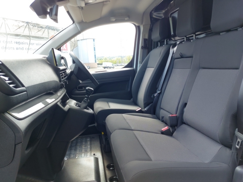 Peugeot Expert 2.0 Bluehdi 145 Asphalt Van SA26LWU White #5