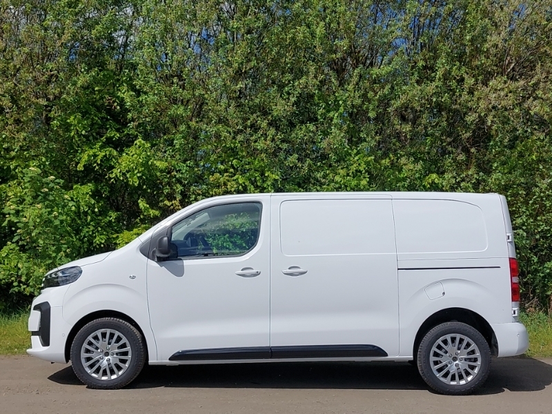 Peugeot Expert 2.0 Bluehdi 145 Asphalt Van SA26LWU White #4