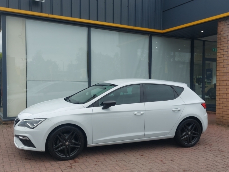 Seat Leon 1.5 Tsi Evo Fr Black Edition Ez YB20FJU White #4