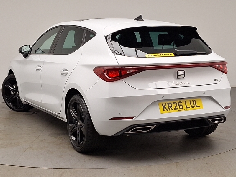 Seat Leon 1.5 Etsi 150 Fr Black Edition Dsg Dap White #2