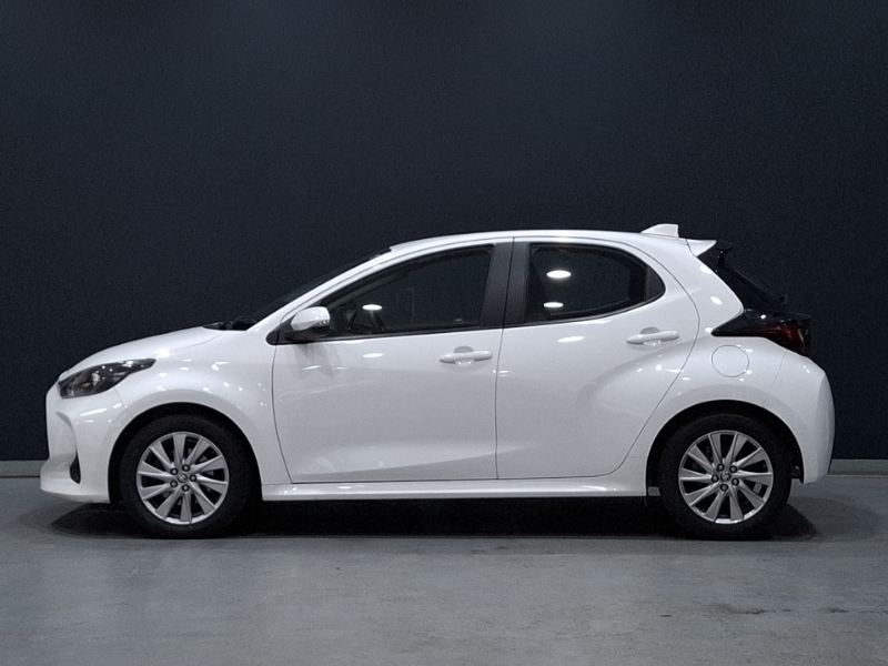 Toyota Yaris 1.5 Hybrid Icon Cvt DU73EKD White #4
