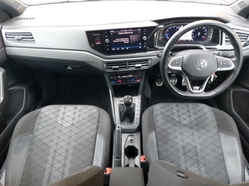 Volkswagen Taigo 1.0 Tsi 110 R-line SD72WXL White #3