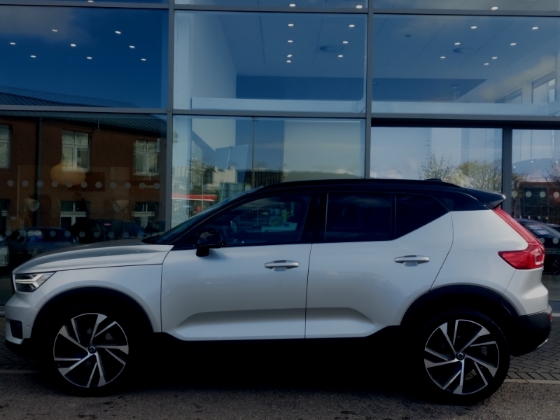 Volvo XC40 2.0 D4 190 First Edition Awd Geartronic SW18CZL Silver #4