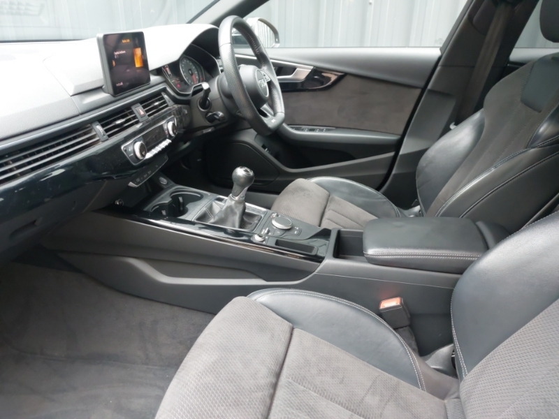 Audi A4 35 Tfsi Black Edition MH19YDW Grey #5