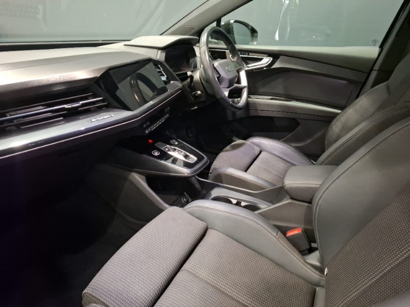 Audi Q4 E Tron 150Kw 40 82Kwh S Line LS23YJC Black #5