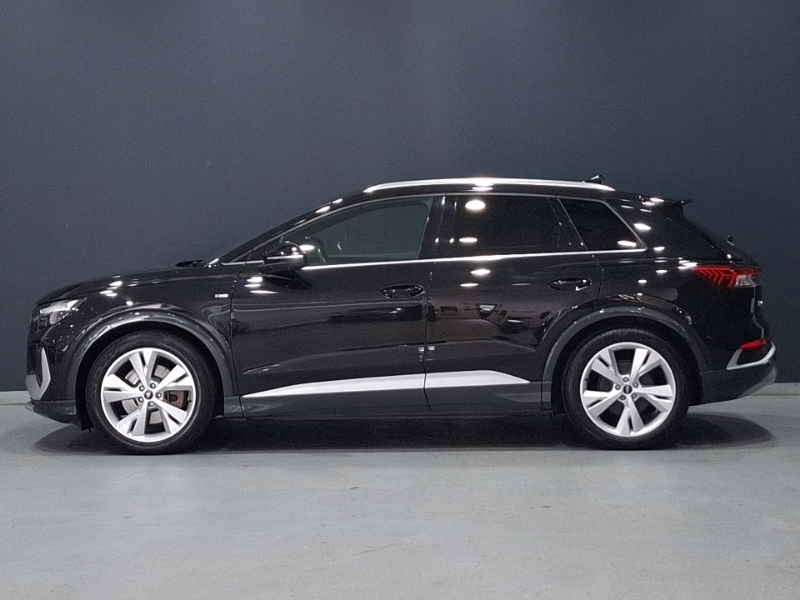 Audi Q4 E Tron 150Kw 40 82Kwh S Line LS23YJC Black #4