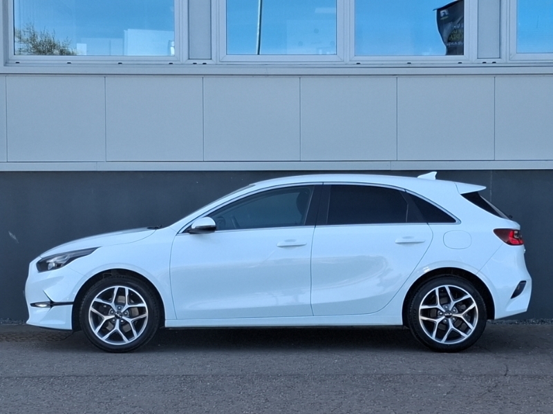 Kia Ceed 1.5T Gdi Isg 3 LA71DZZ White #4