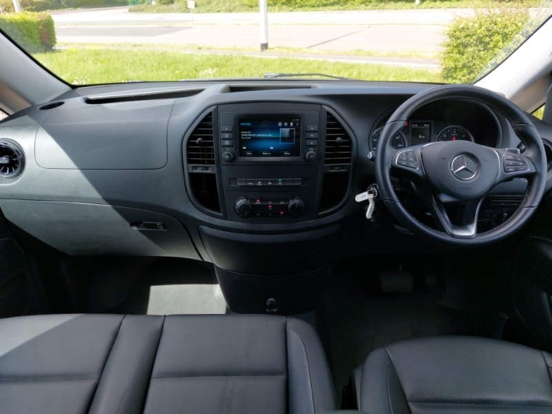 Mercedes-Benz Vito 114 Cdi Pro 9-Seater 9G-tronic KN24ZCT Black #3