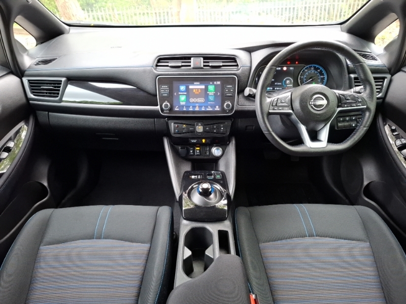 Nissan Leaf 110Kw N-connecta 39Kwh Grey #3