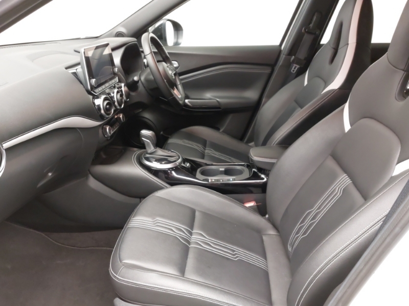 Nissan Juke 1.6 Hybrid Premiere Edition SG72ZSF White #5