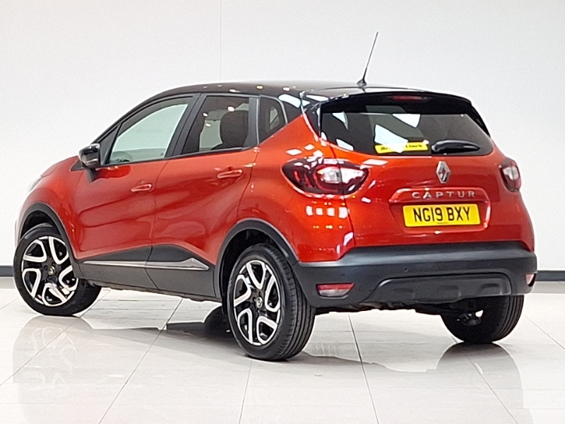 Renault Captur 0.9 Tce 90 Iconic NG19BXY Red #2