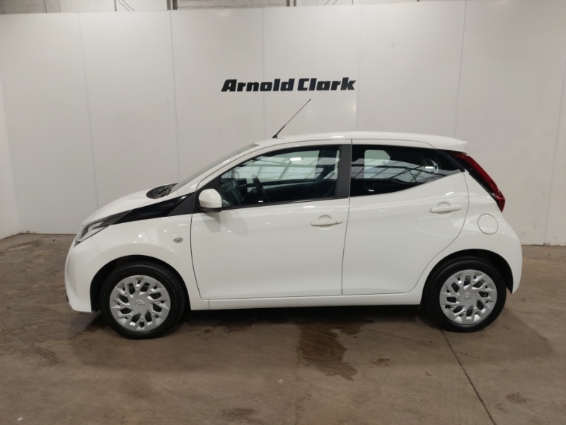 Toyota Aygo 1.0 Vvt-i X-play NA68XOX White #4