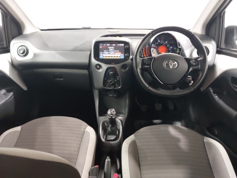 Toyota Aygo 1.0 Vvt-i X-play NA68XOX White #3