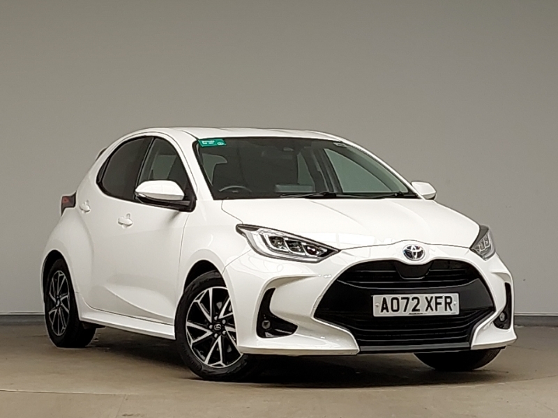 Toyota Yaris 1.5 Hybrid Design Cvt White