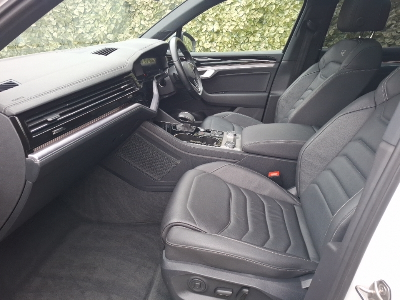 Volkswagen Touareg 3.0 V6 Tdi 4Motion Black Edition Tip VU23OFH White #5