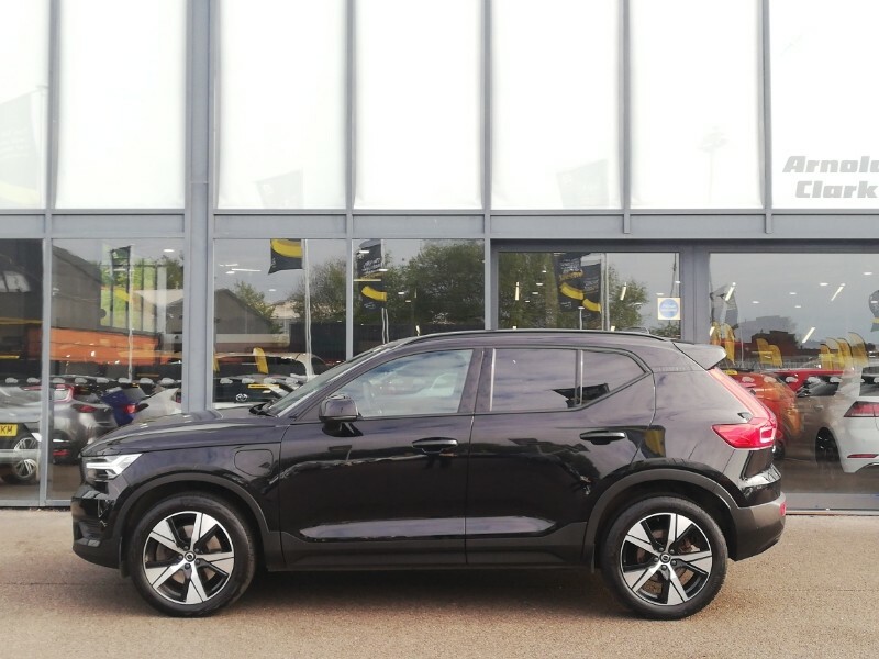 Volvo XC40 1.5 T4 Recharge Phev R Design BU22FOT Black #4