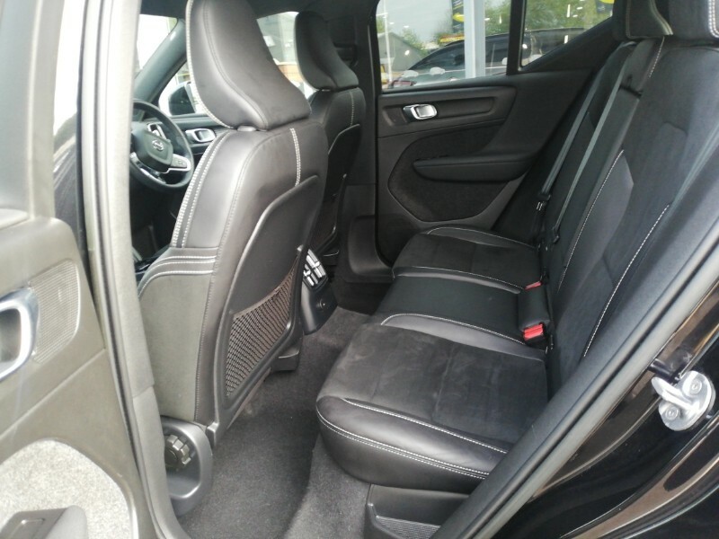 Volvo XC40 1.5 T4 Recharge Phev R Design BU22FOT Black #6