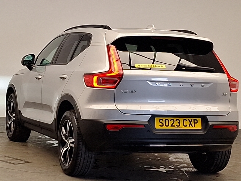 Volvo XC40 2.0 B3p Plus Dark SO23CXP Silver #2