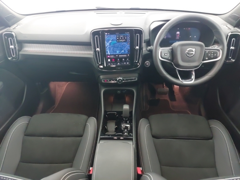 Volvo XC40 2.0 B4p Plus Black Edition YS25EMJ Black #3