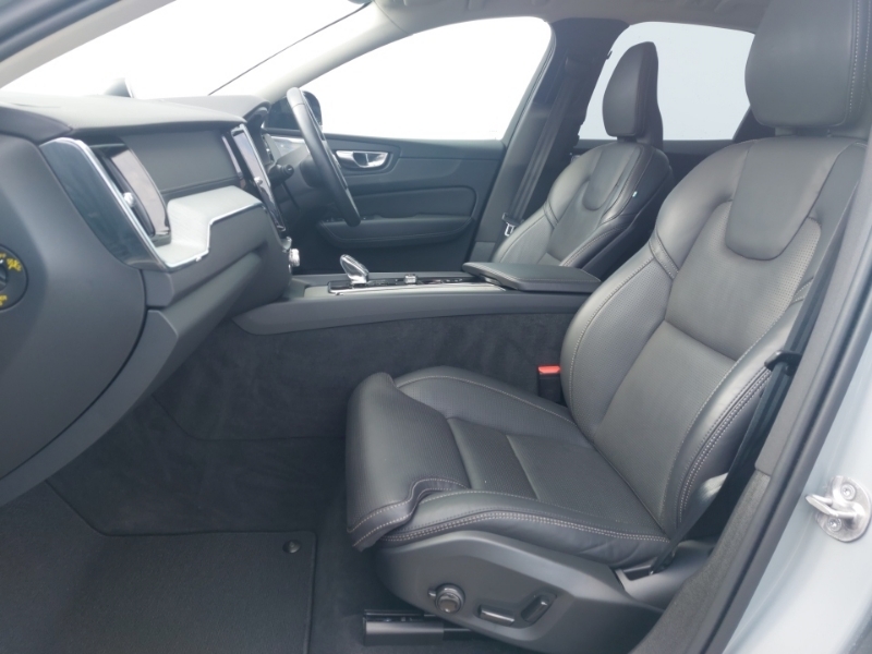 Volvo XC60 2.0 B5p Ultra Dark Awd Geartronic BG74YAO Grey #5