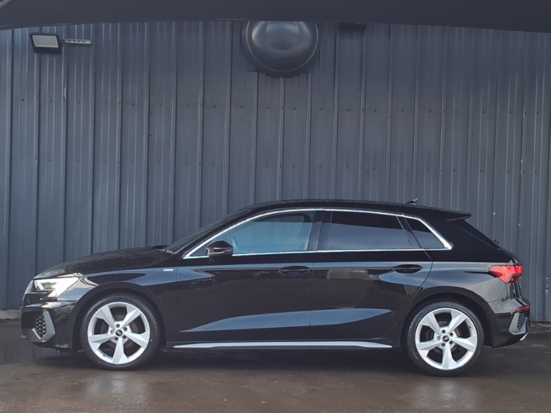Audi A3 35 Tfsi S Line S Tronic RJ72FZV Black #4