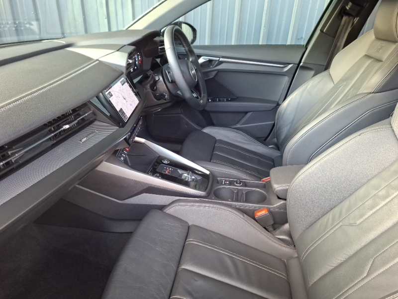 Audi A3 35 Tfsi S Line S Tronic RJ72FZV Black #5