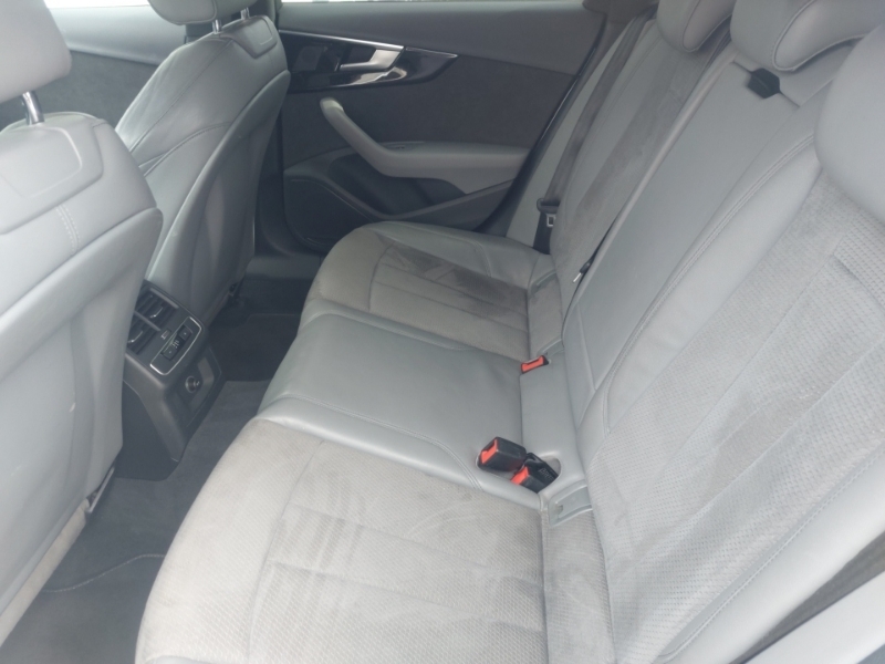 Audi A4 35 Tfsi Black Edition RK20LEU White #6