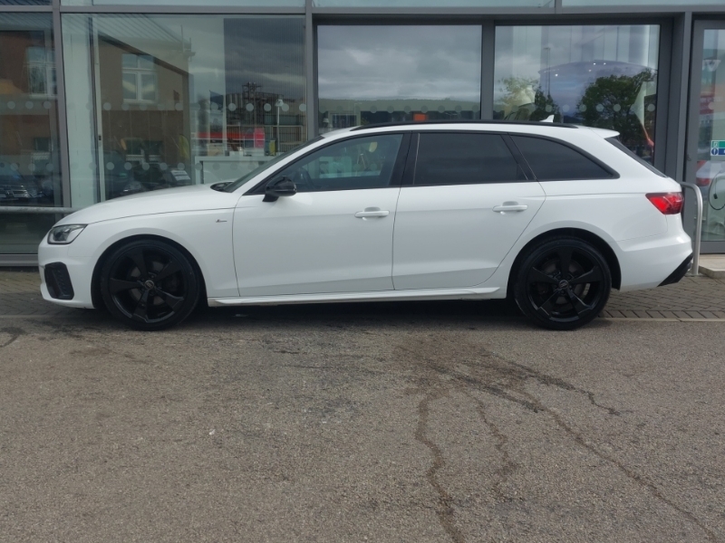 Audi A4 35 Tfsi Black Edition RK20LEU White #4