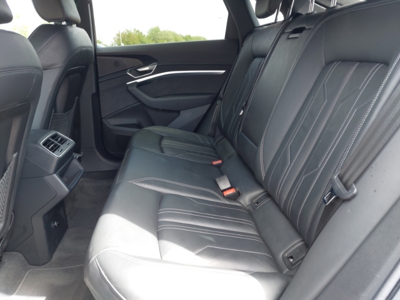 Audi Q8 e tron 250Kw 50 Quattro 95Kwh Black Edition Black #6