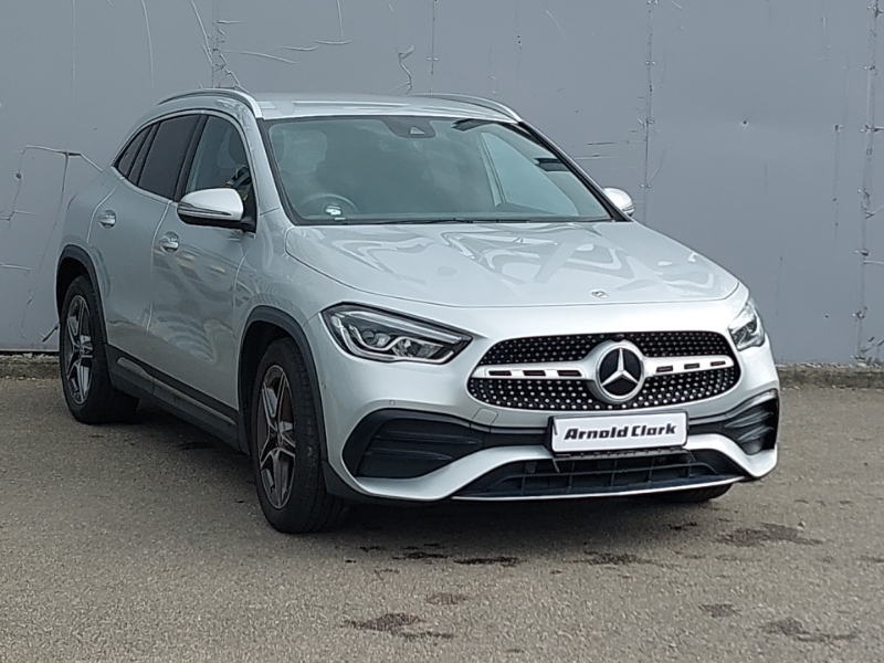 Mercedes-Benz GLA Class Gla 180 Amg Line Premium Silver