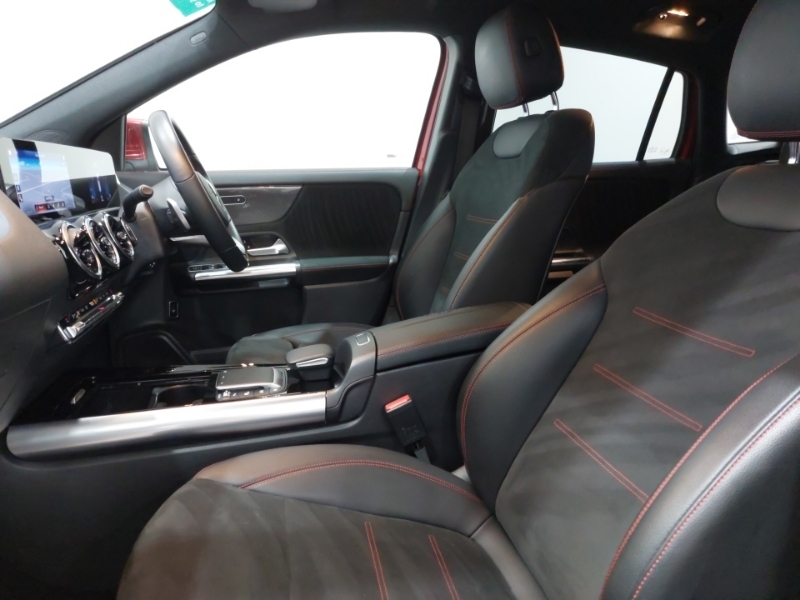 Mercedes-Benz GLA Class Gla 180 Amg Line Executive EO71CDZ Red #5