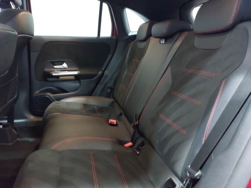 Mercedes-Benz GLA Class Gla 180 Amg Line Executive EO71CDZ Red #6