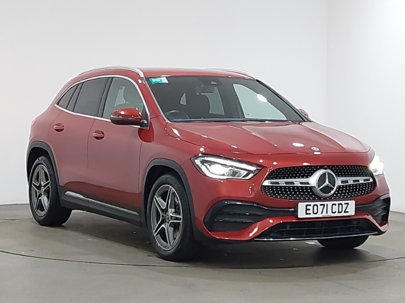 Mercedes-Benz GLA Class Gla 180 Amg Line Executive Red
