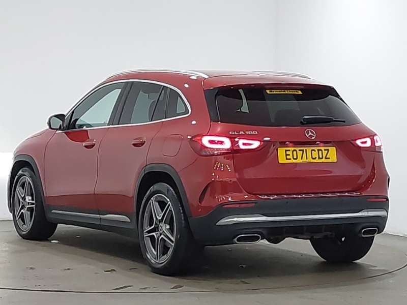 Mercedes-Benz GLA Class Gla 180 Amg Line Executive EO71CDZ Red #2