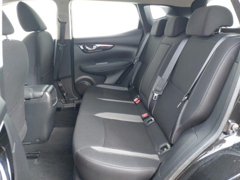 Nissan Qashqai 1.3 Dig-t Acenta Premium PG19LUJ Black #6