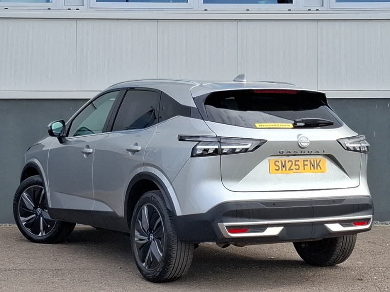 Nissan Qashqai 1.3 Dig-t Mh Tekna SM25FNK Silver #2